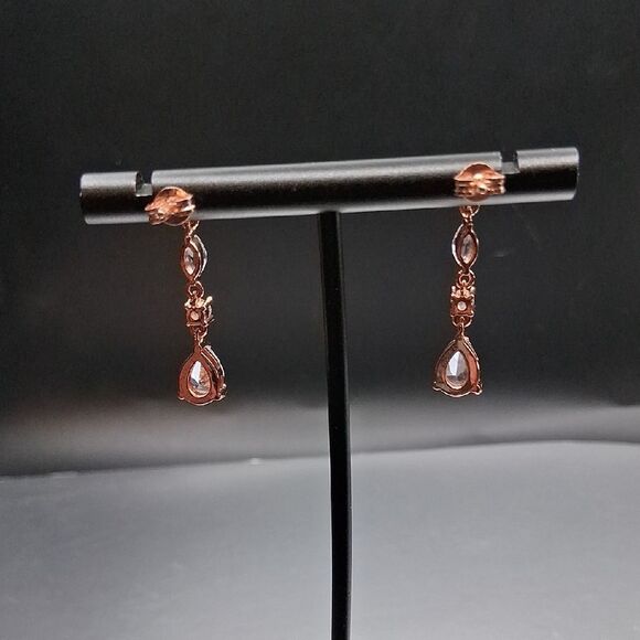 Girls Rose Gold Necklace, Bracelet, And Earrings‎ Set - Picture 5 of 6